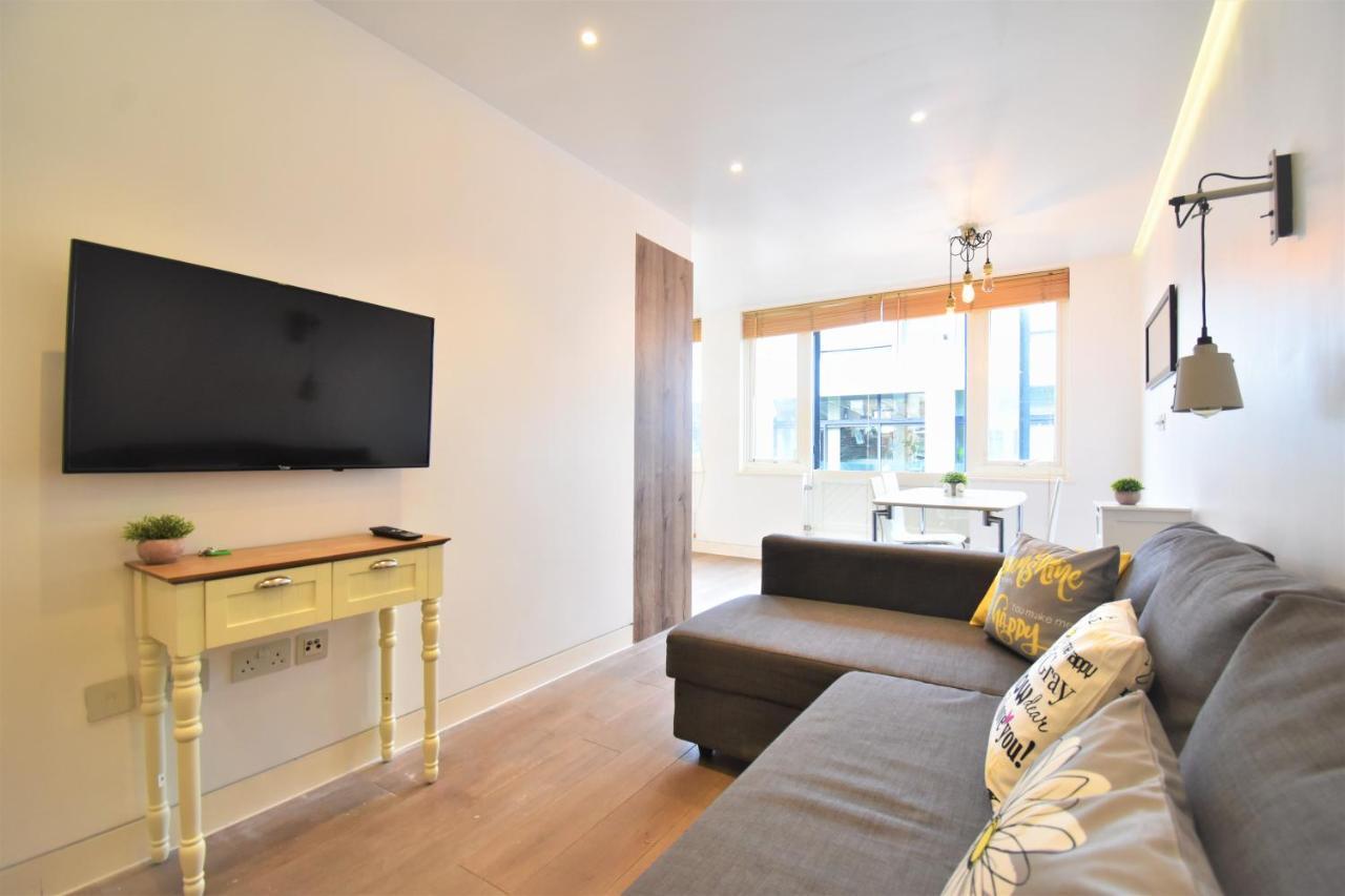 Stunning Apartment, Shirland Mews Londra Exterior foto